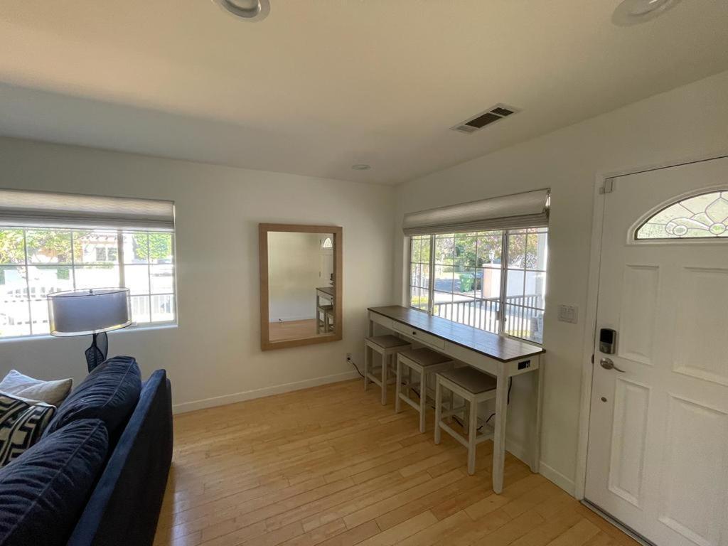 Charming Bright Traditional Home In Sherman Oaks Los Angeles Extérieur photo