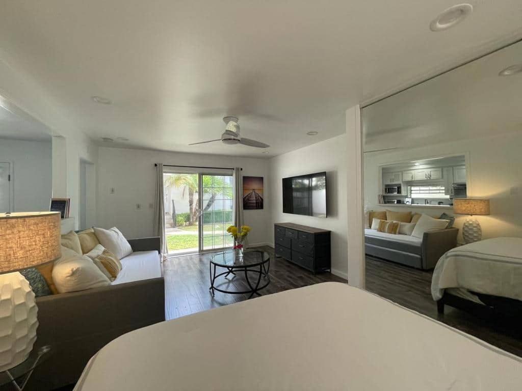 Charming Bright Traditional Home In Sherman Oaks Los Angeles Extérieur photo